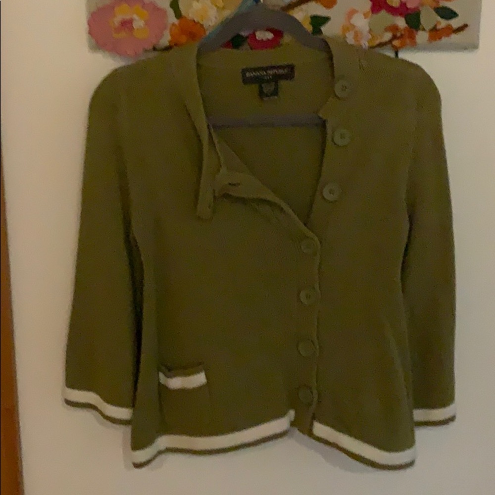 Buttoned sweater